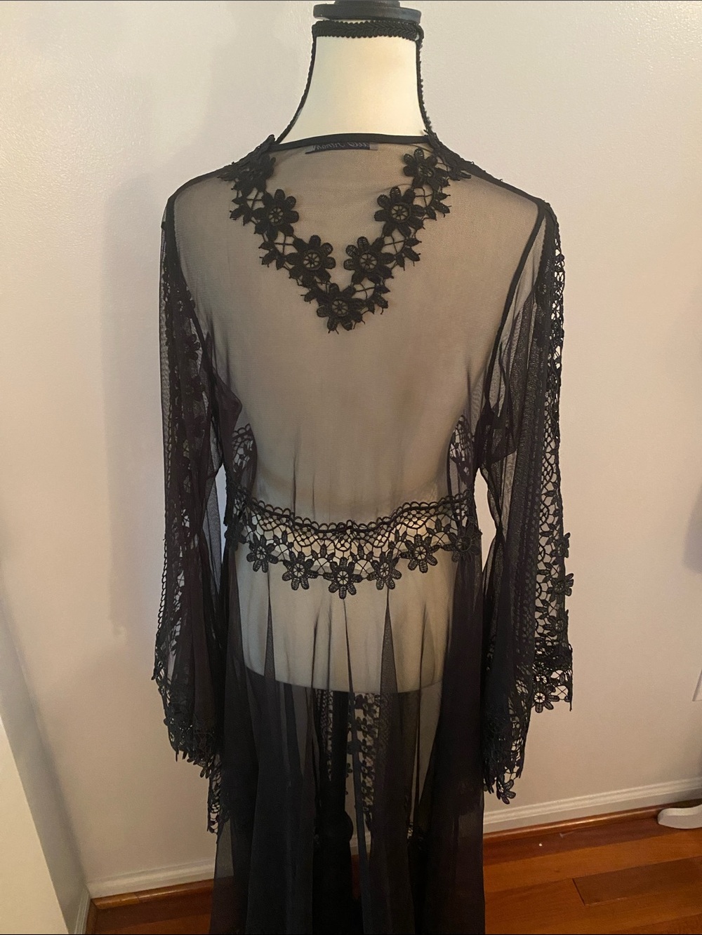 Aug Fitnah black nylon lace open front with tie dress or lingerie piece - Picture 7 of 11